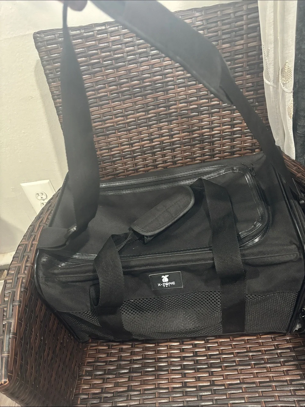 Black Mesh Travel Duffel Bag for dog cat small pets